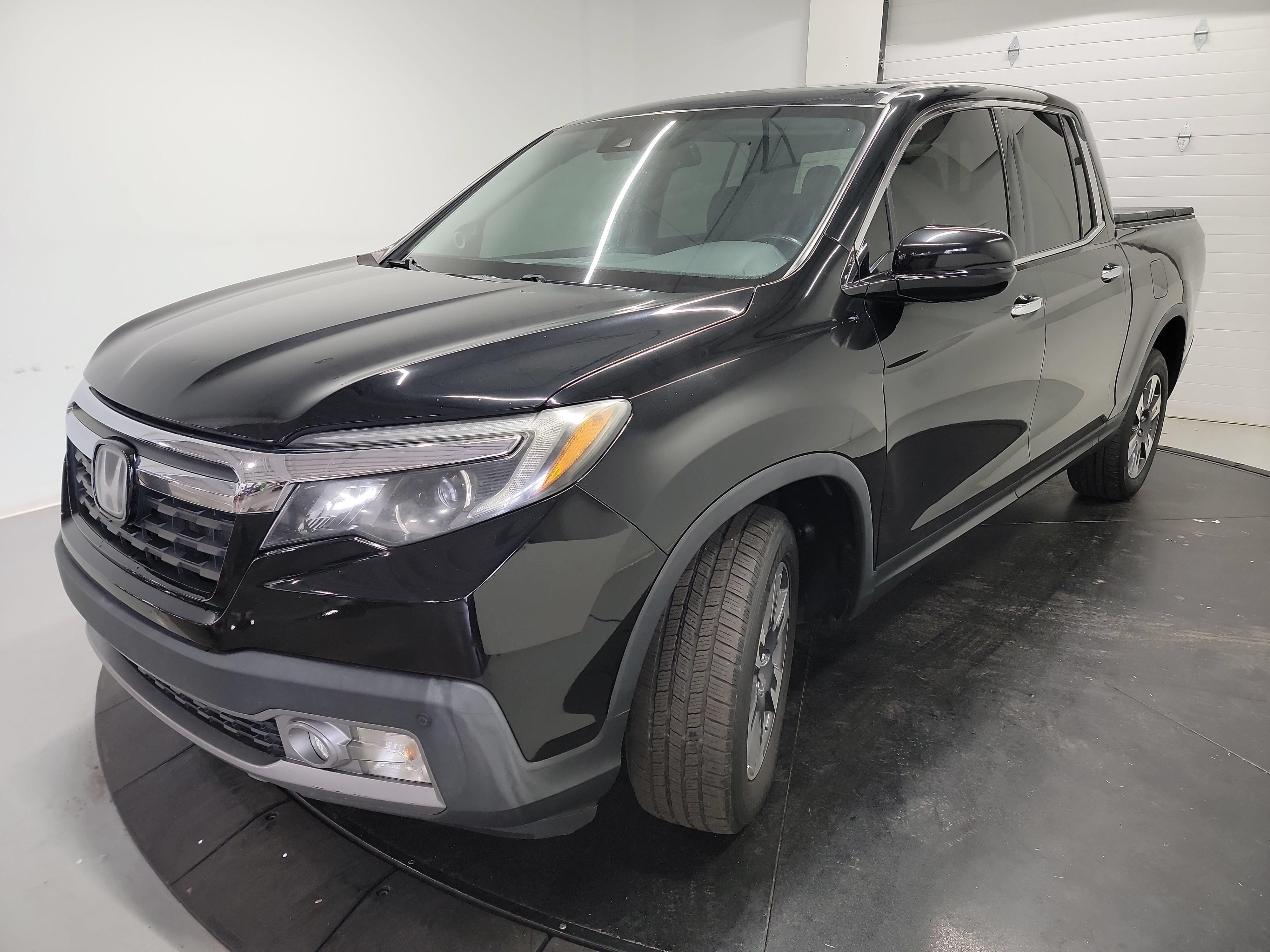Used 2017 Honda Ridgeline RTL-E image 3