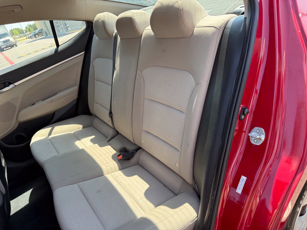 Used 2019 Hyundai Elantra SE FWD image 22