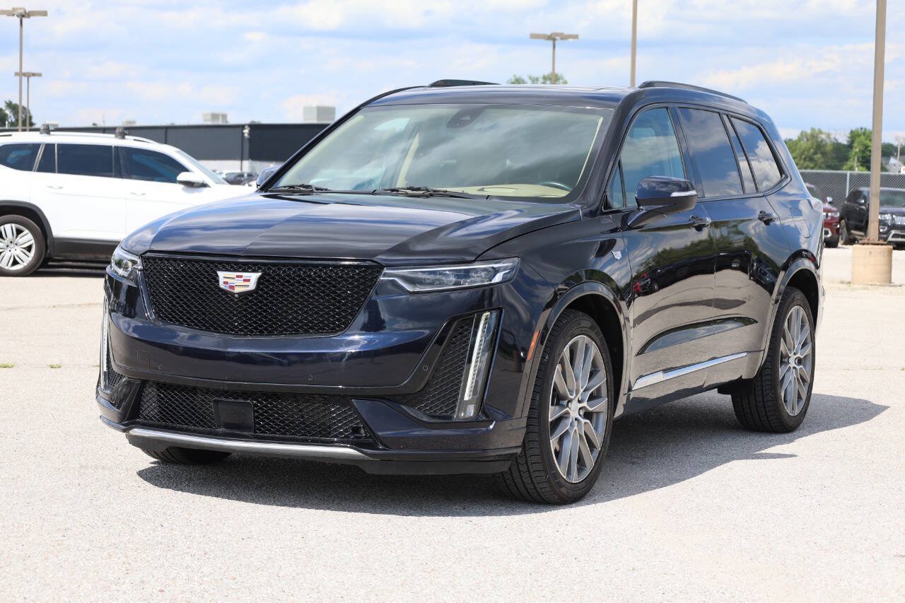 Used 2021 Cadillac XT6 Sport w/ Platinum Package AWD/4WD image 6