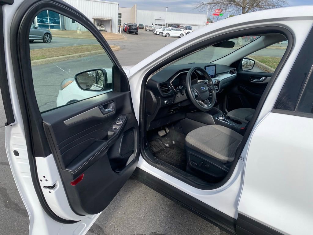 Certified 2021 Ford Escape SE image 10