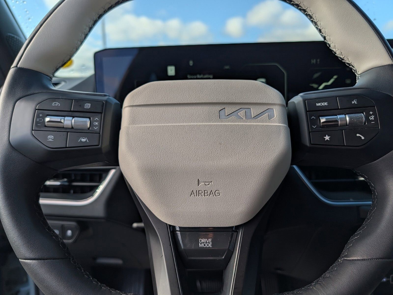 Used 2025 Kia K4 GT-Line w/ GT-Line Sunroof Package image 29