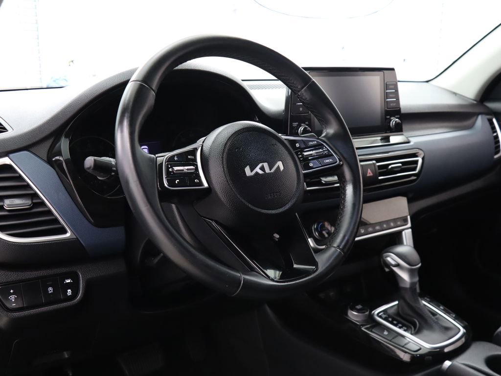 Used 2023 Kia Seltos S image 13