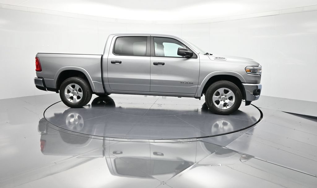 Used 2025 RAM 1500 Big Horn AWD/4WD image 4