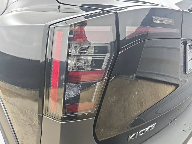 Used 2026 Nissan Kicks SV FWD image 33