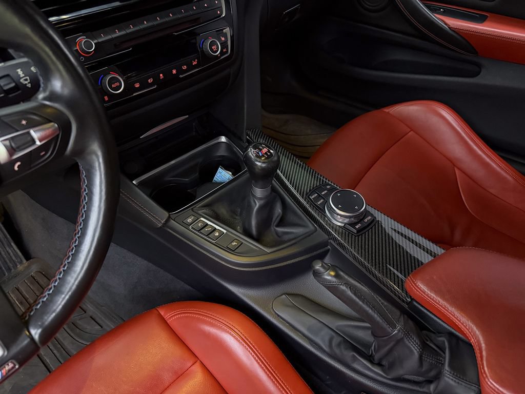 Used 2015 BMW M4 Coupe w/ Executive Package RWD image 13