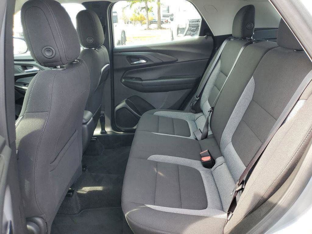 Used 2023 Chevrolet TrailBlazer LS image 25