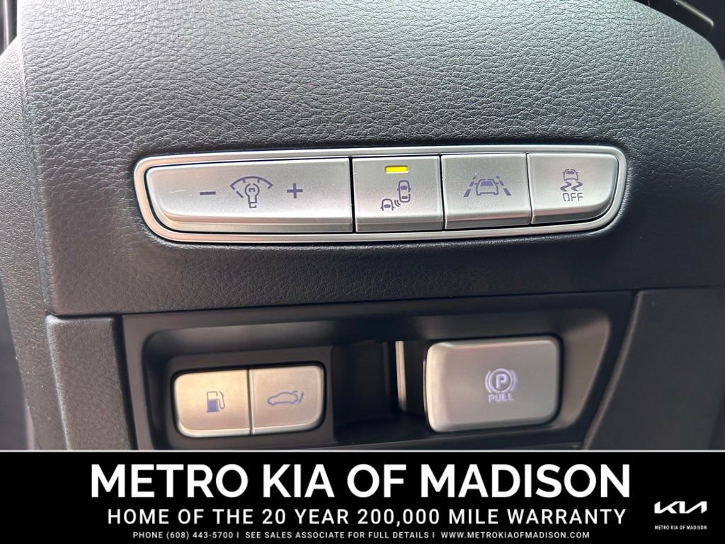 Used 2020 Kia K900 Luxury w/ VIP Package image 17