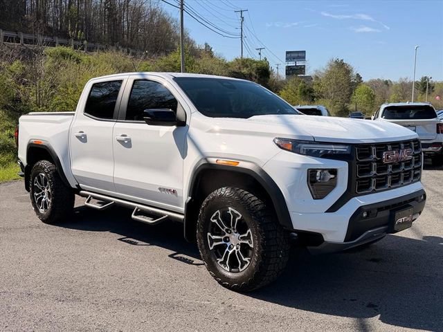 Used 2024 GMC Canyon AT4 image 17