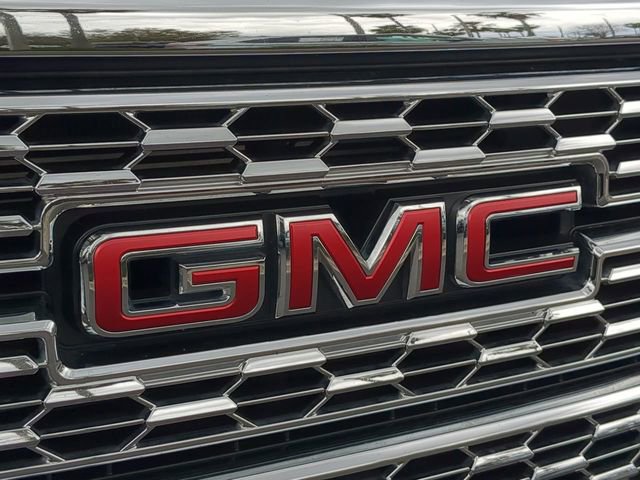 Used 2022 GMC Canyon Denali w/ Denali Black Edition Package image 13
