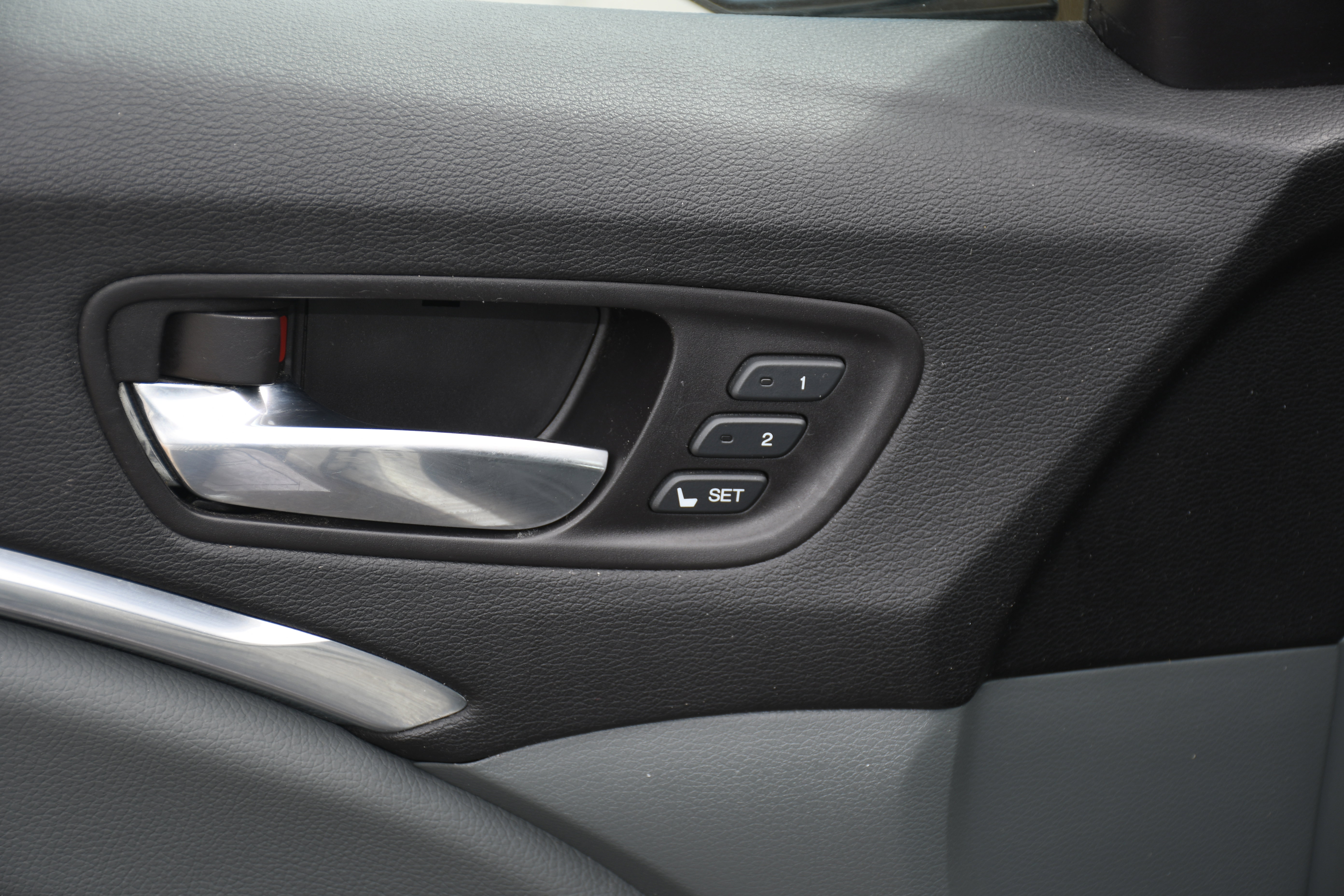 Used 2015 Acura MDX SH-AWD w/ Technology Package image 11