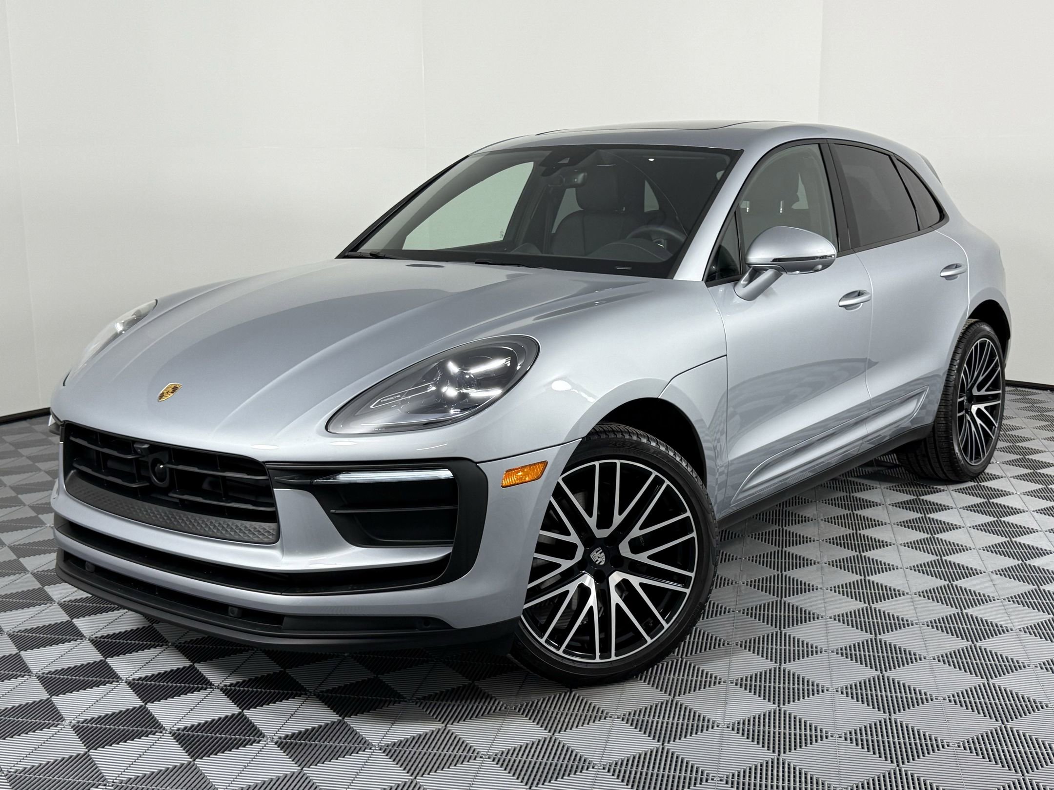 Used 2025 Porsche Macan