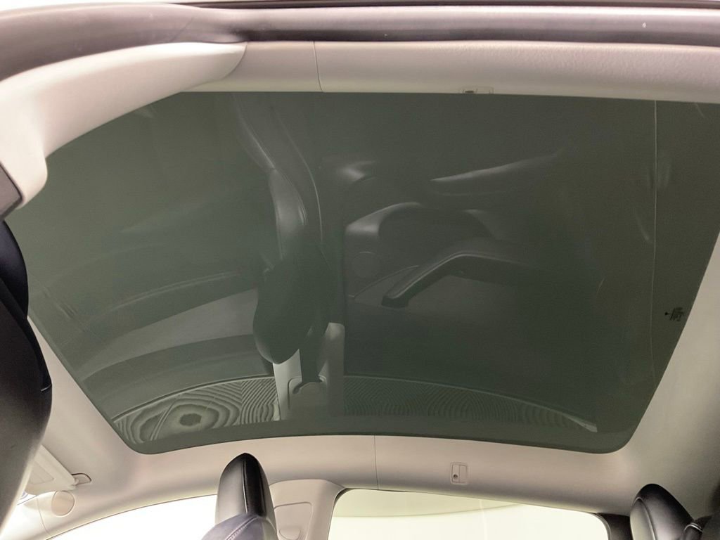 Used 2021 Tesla Model Y Long Range image 17