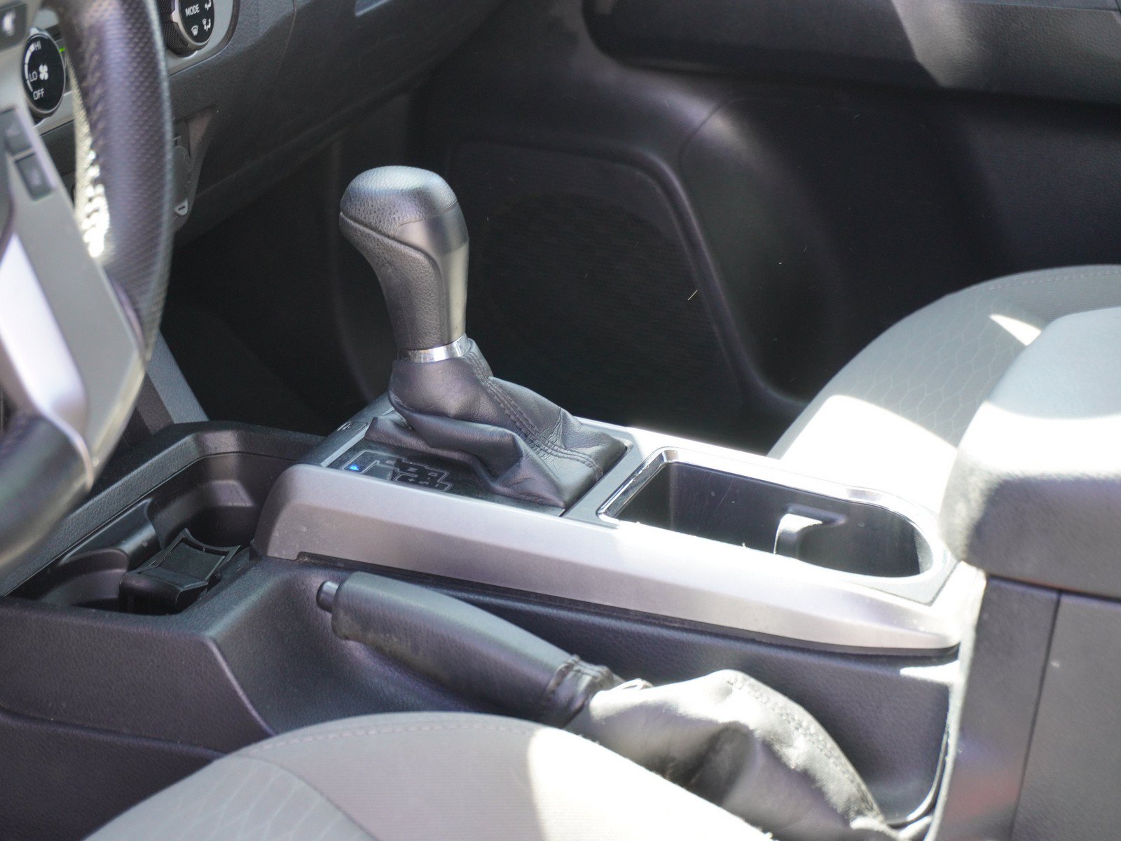Used 2018 Toyota Tacoma SR5 RWD image 20