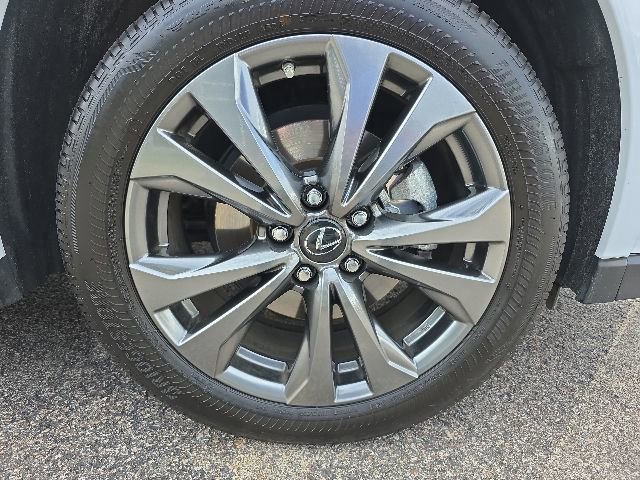 Used 2023 Lexus UX 250h F Sport AWD/4WD image 7
