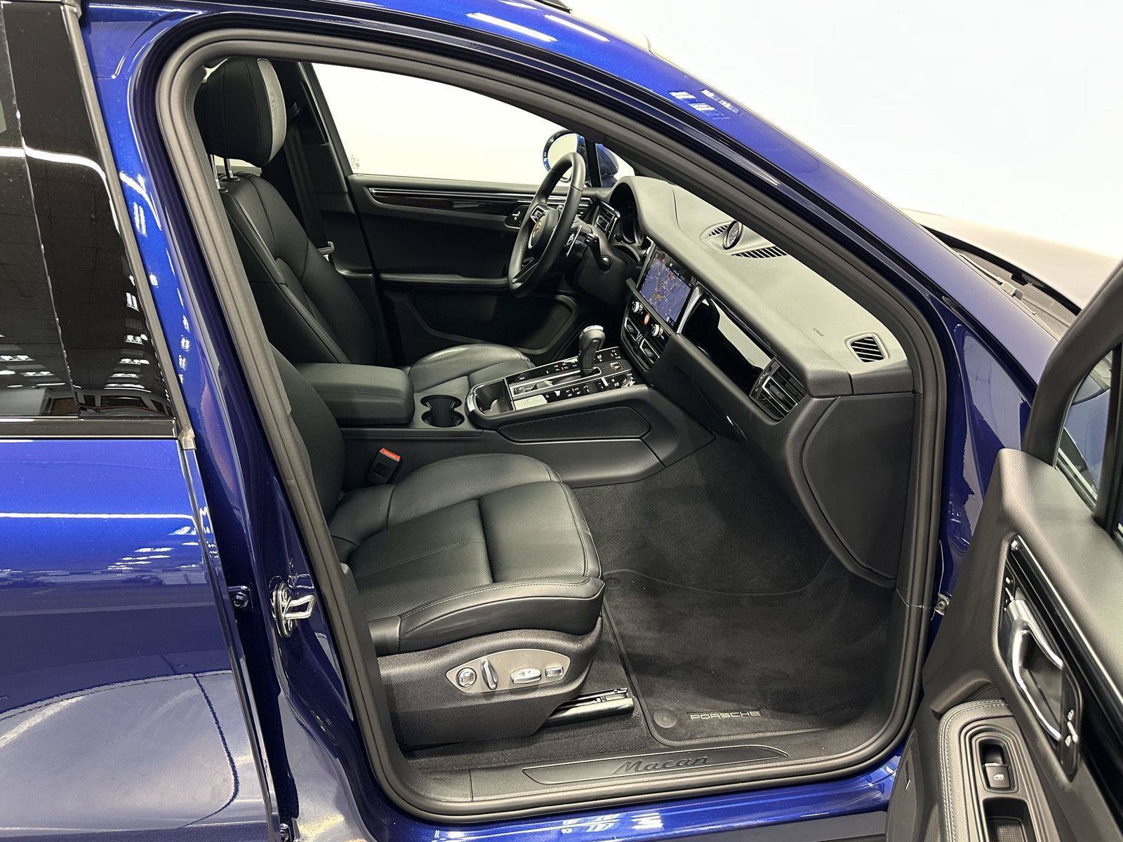 Certified 2026 Porsche Macan AWD/4WD image 43