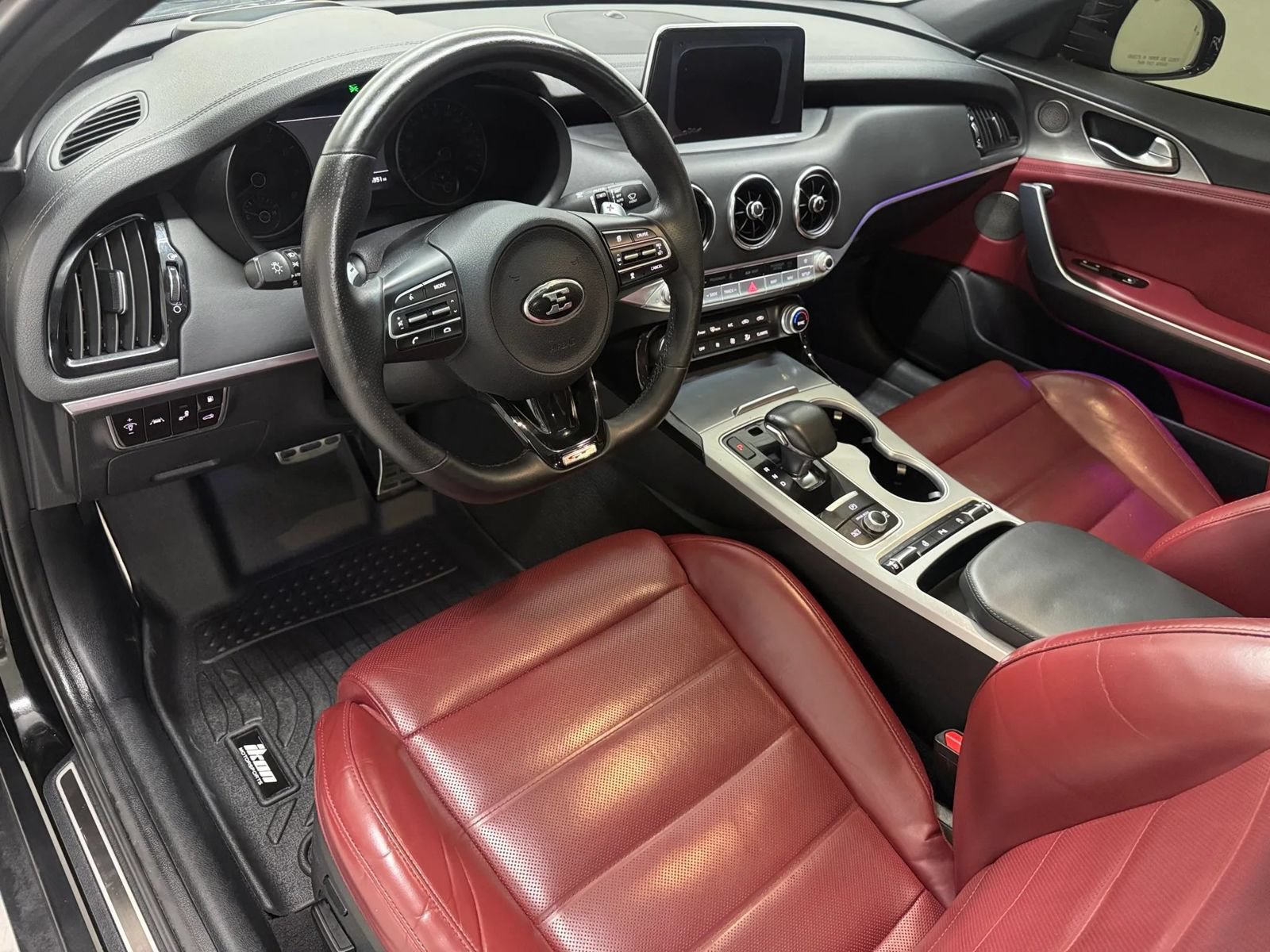Used 2018 Kia Stinger GT2 AWD/4WD image 11