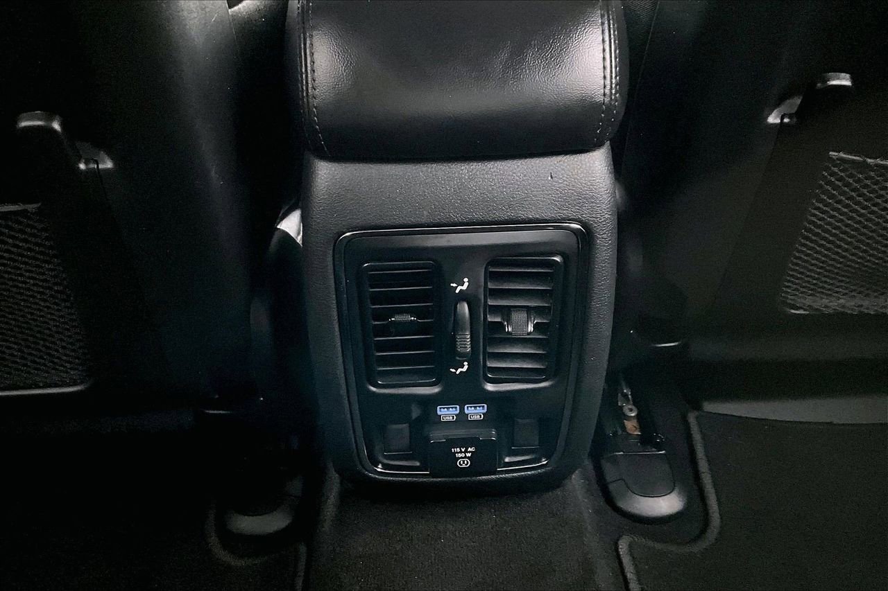 Used 2019 Jeep Grand Cherokee Limited AWD/4WD image 17