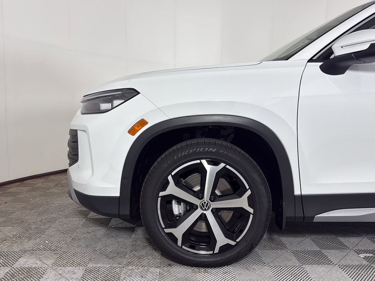 New 2026 Volkswagen Tiguan SE AWD/4WD image 10