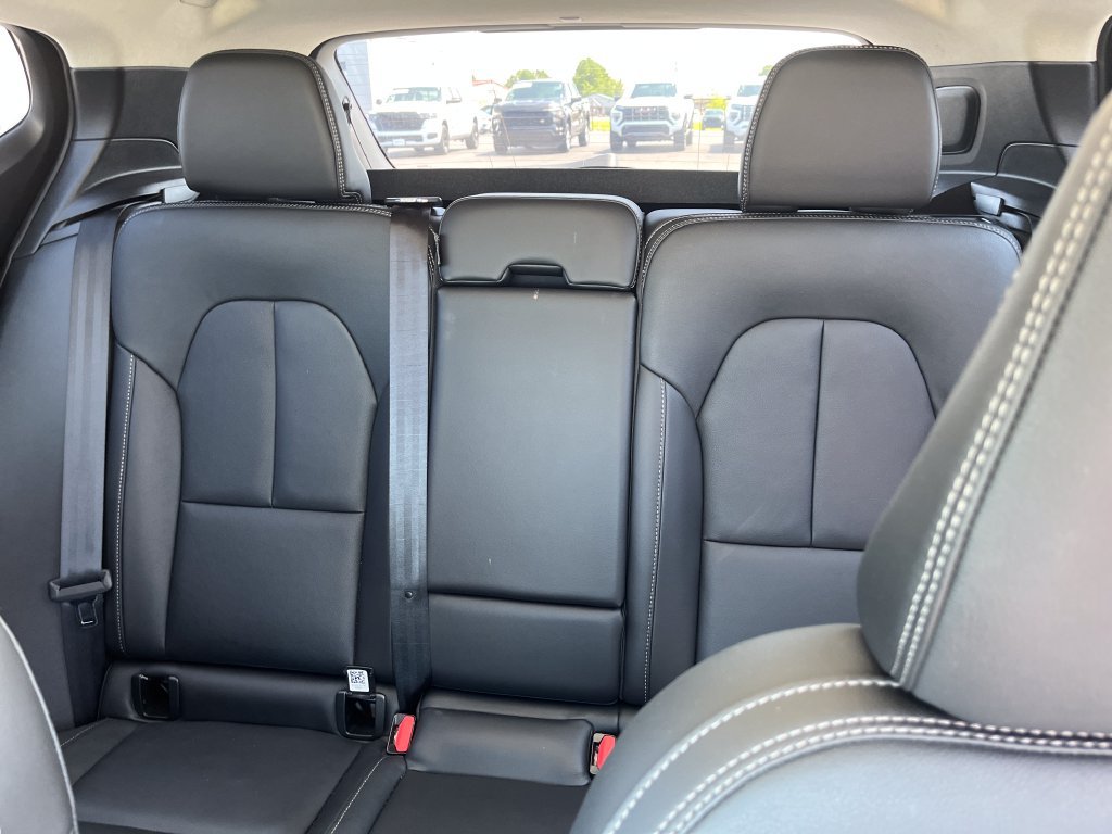Used 2025 Volvo XC40 B5 Plus AWD/4WD image 13