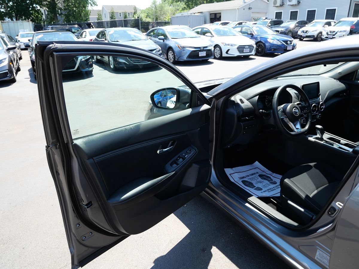 Used 2020 Nissan Sentra SV FWD image 16