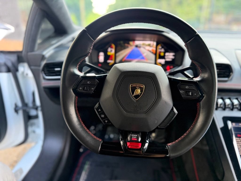 Used 2021 Lamborghini Huracan EVO RWD image 37