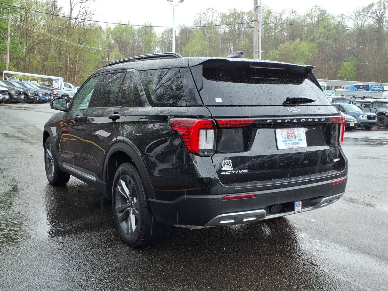 Certified 2025 Ford Explorer Active w/ Active Comfort Package AWD/4WD image 6