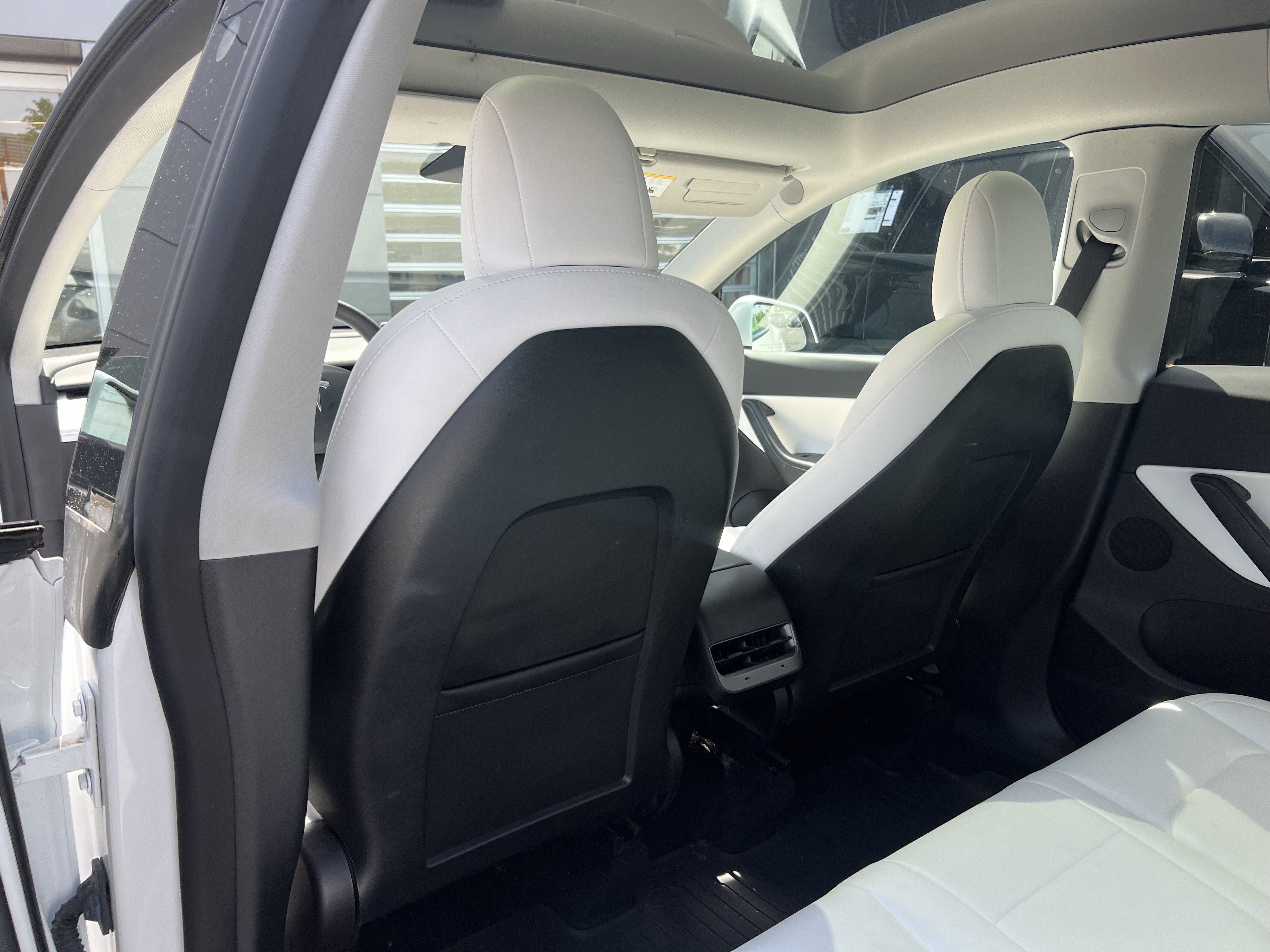 Used 2022 Tesla Model Y Performance image 31