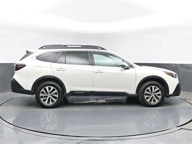 Used 2022 Subaru Outback Premium image 11