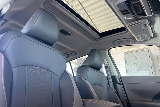 Used 2025 Subaru Crosstrek 2.5i Limited w/ Crosstrek Mirror Package image 15