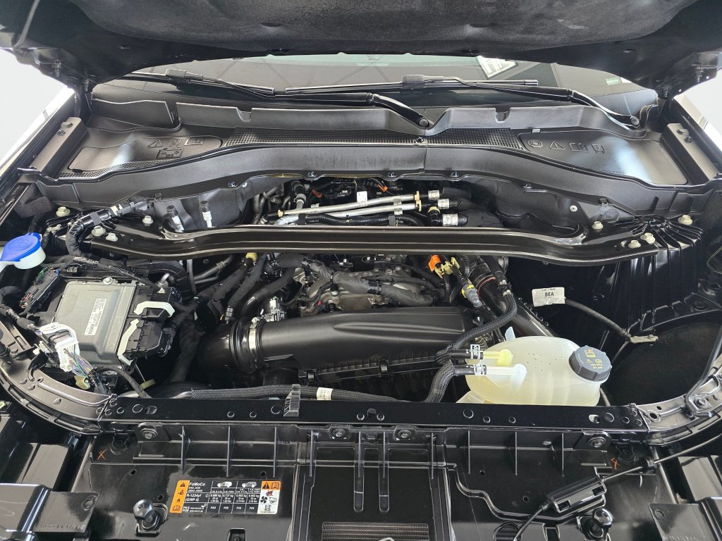 Used 2025 Ford Explorer ST-Line AWD/4WD image 12