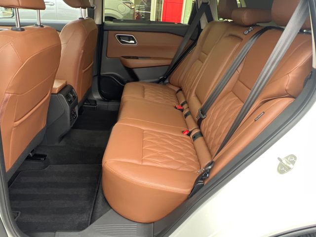 Used 2025 Nissan Rogue Platinum w/ Tech Package image 24