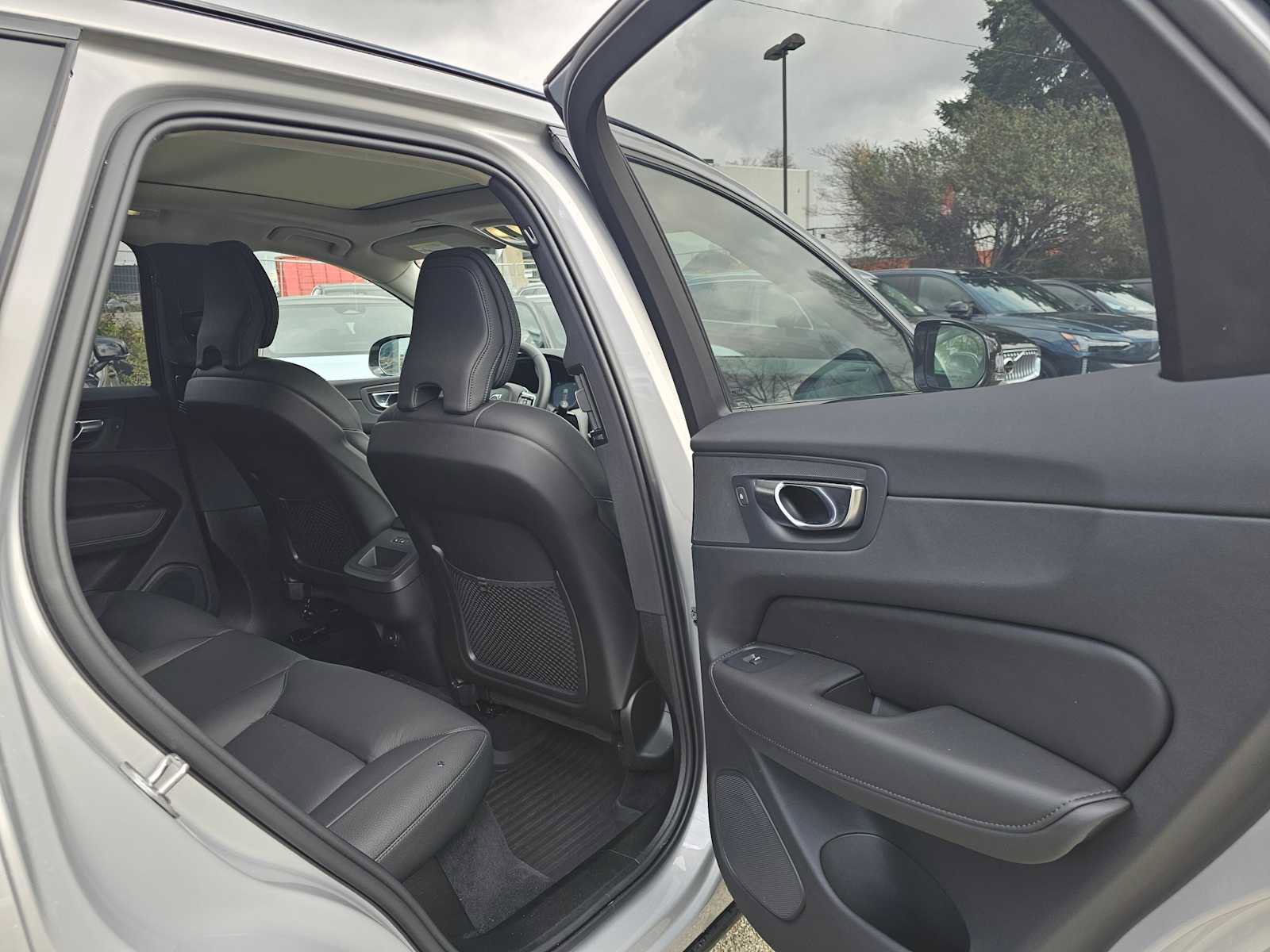 Used 2025 Volvo XC60 B5 Plus w/ Protection Package Premier image 12