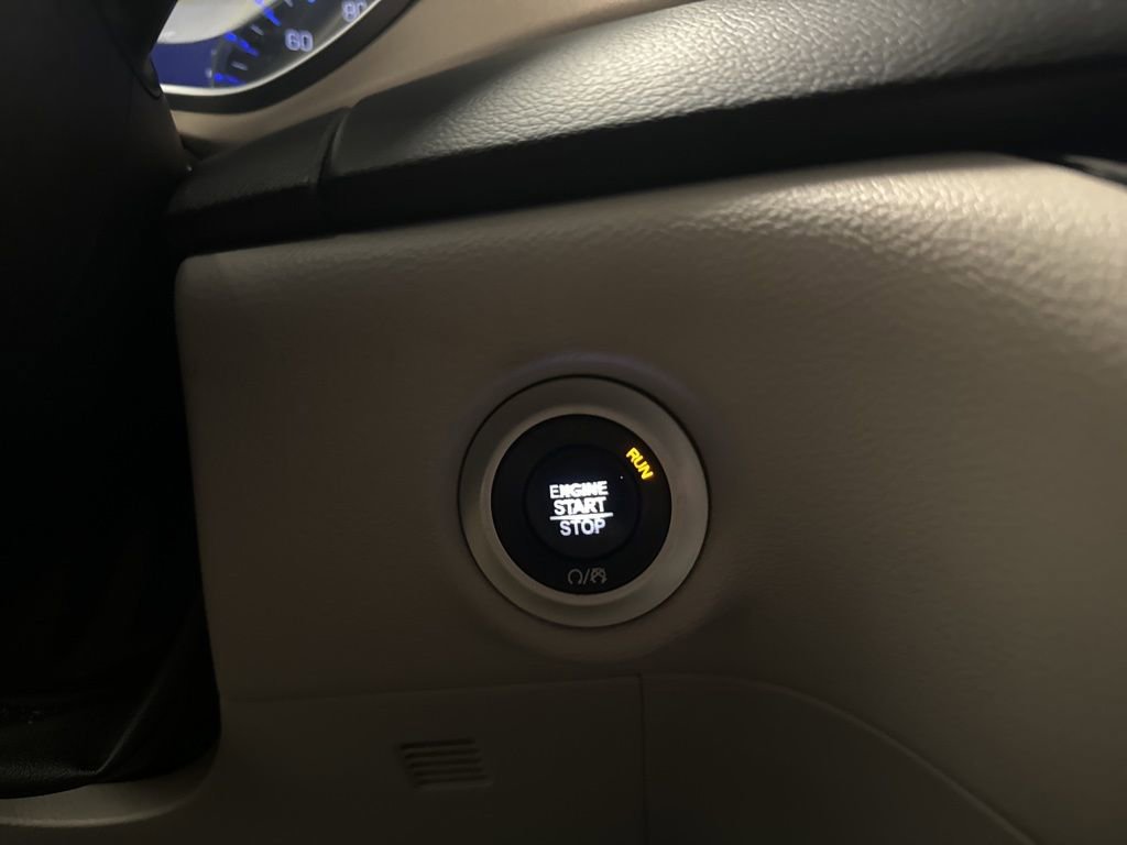 Used 2017 Chrysler Pacifica Touring-L Plus FWD image 19