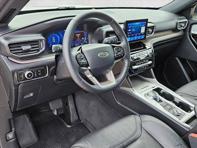 Used 2023 Ford Explorer Platinum w/ Equipment Group 601A AWD/4WD image 10
