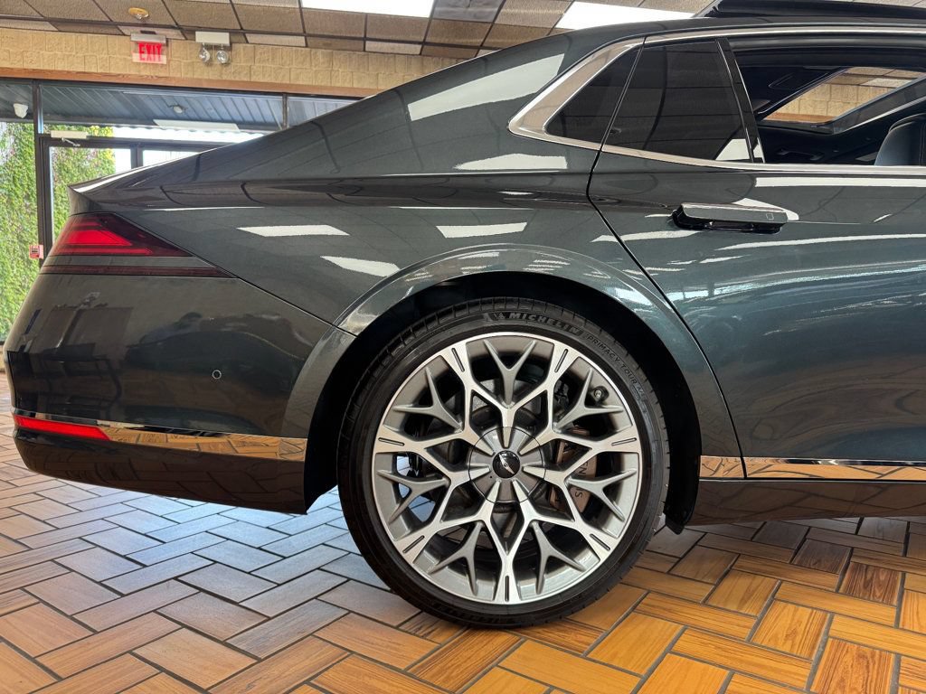 Used 2024 Genesis G90 3.5T AWD/4WD image 16