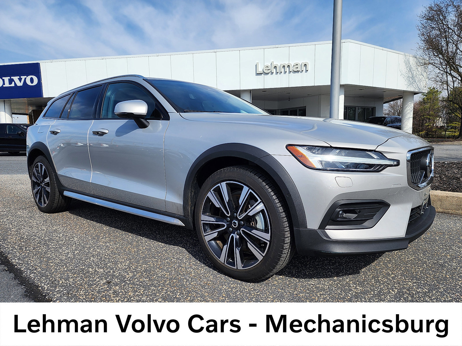 Certified 2025 Volvo V60 B5 Cross Country Ultra w/ Protection Package Premier