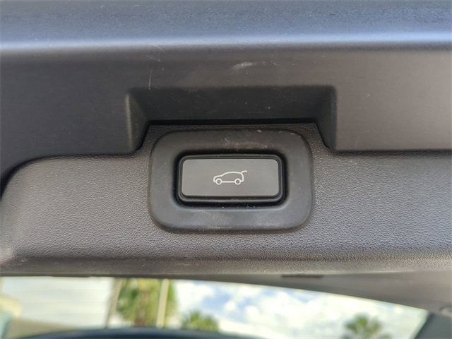 Used 2021 Land Rover Discovery S R-Dynamic image 15