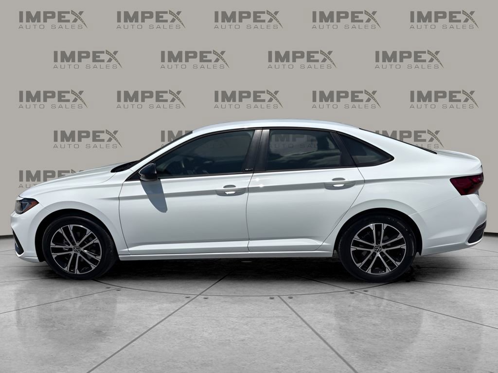 Used 2025 Volkswagen Jetta Sport FWD image 2