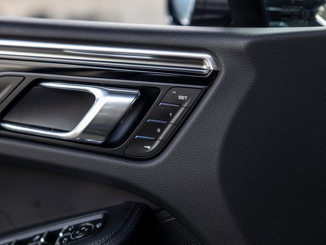 Certified 2025 Porsche Macan image 43