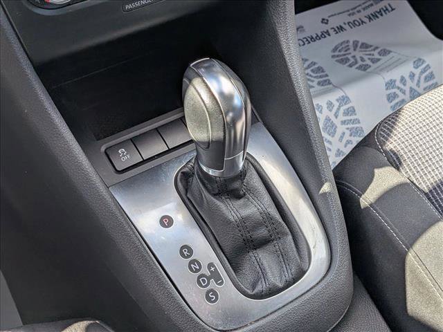 Used 2014 Volkswagen Golf 4-Door image 12