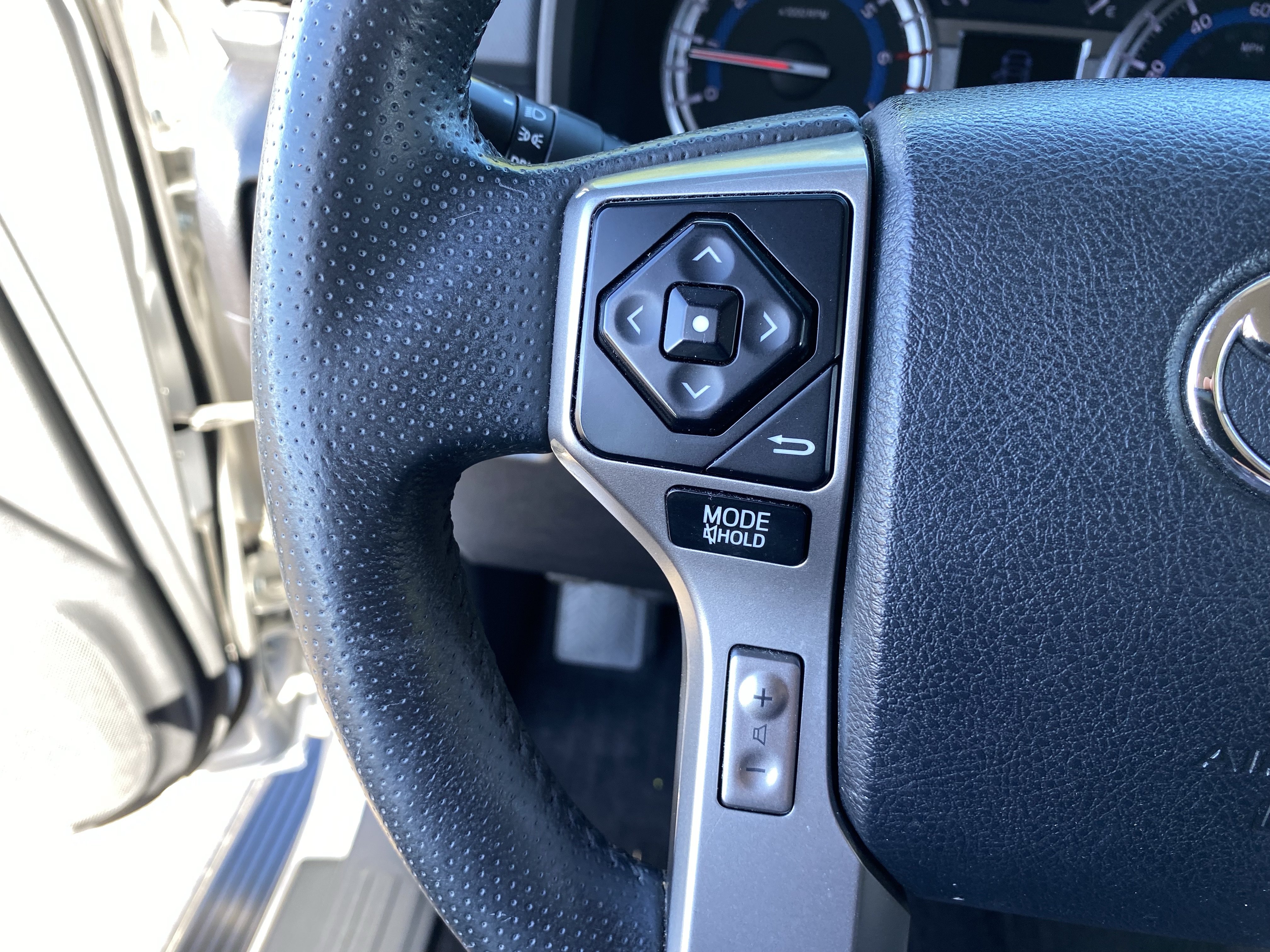 Used 2019 Toyota 4Runner SR5 AWD/4WD image 31