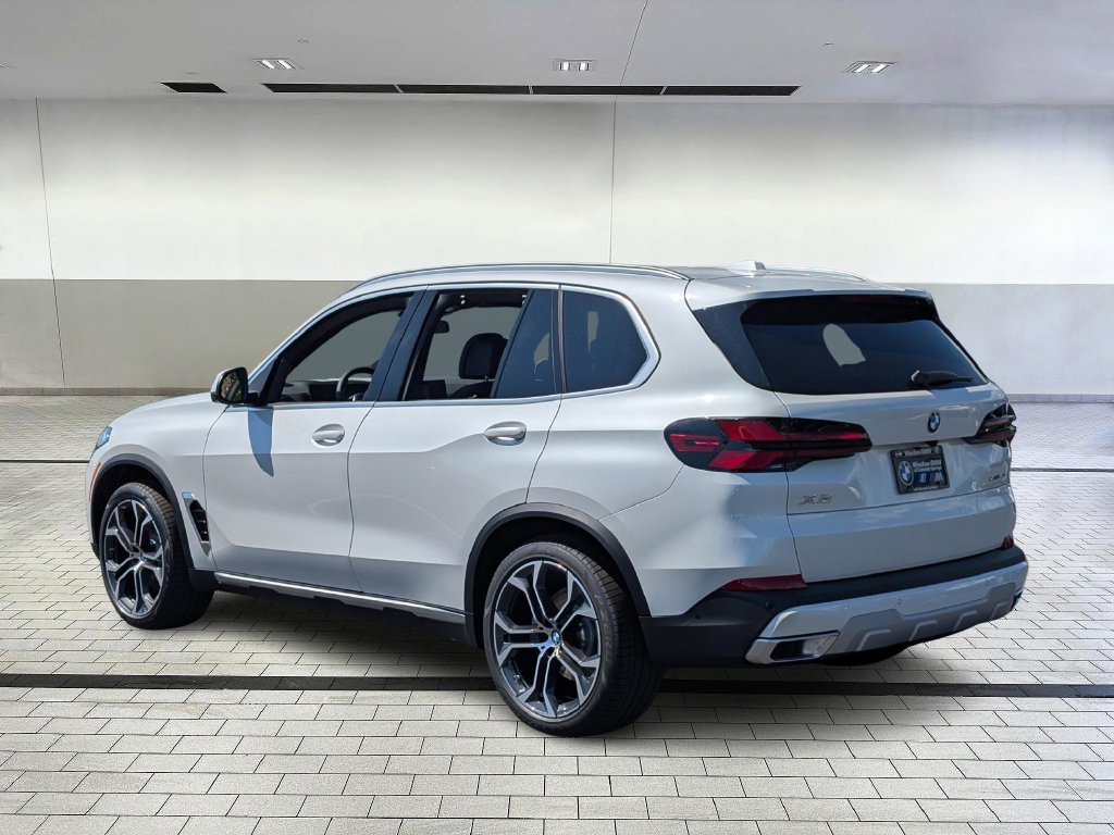 Used 2026 BMW X5 xDrive40i AWD/4WD image 4
