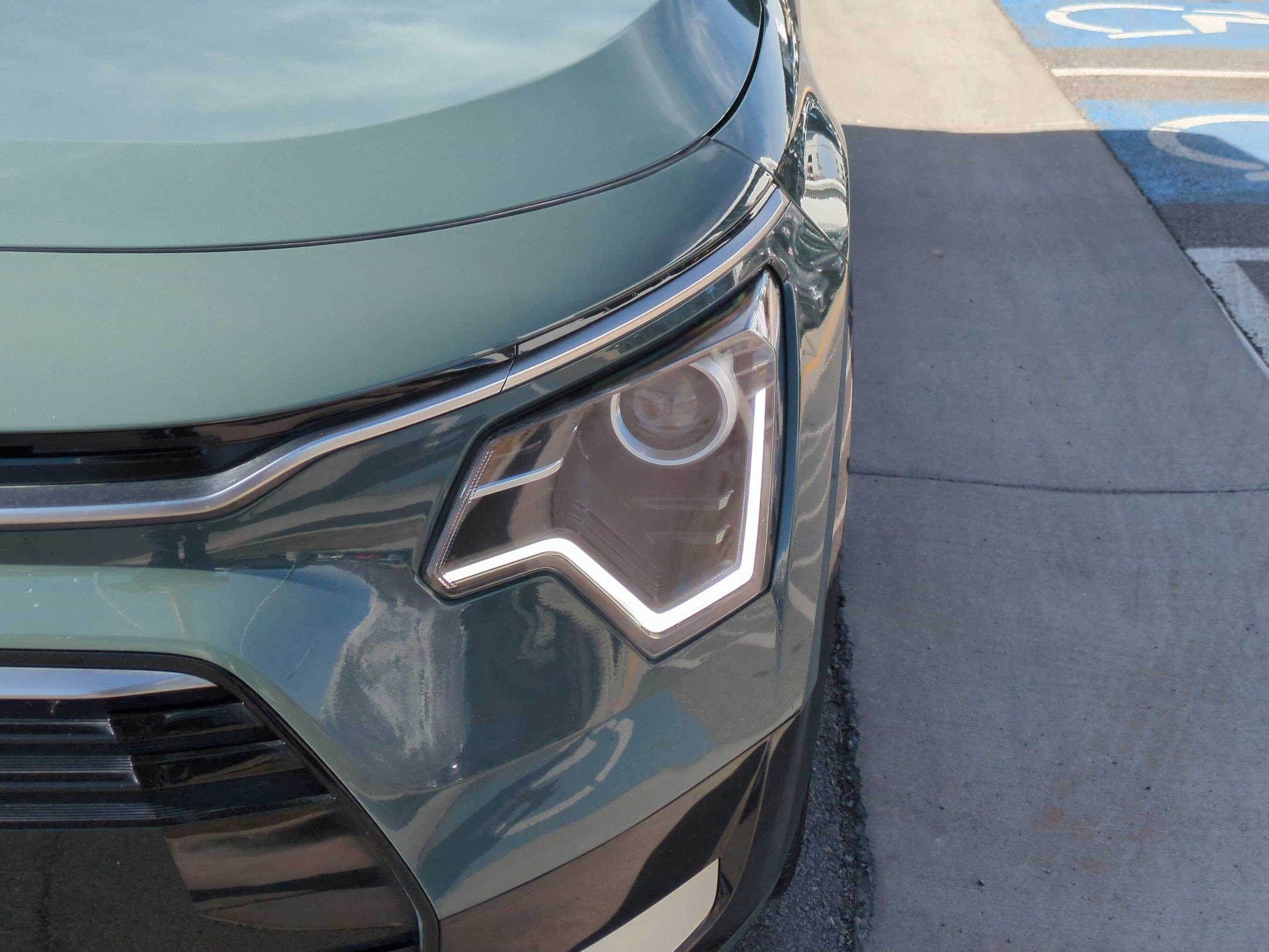 Used 2023 Kia Niro EX Touring image 13