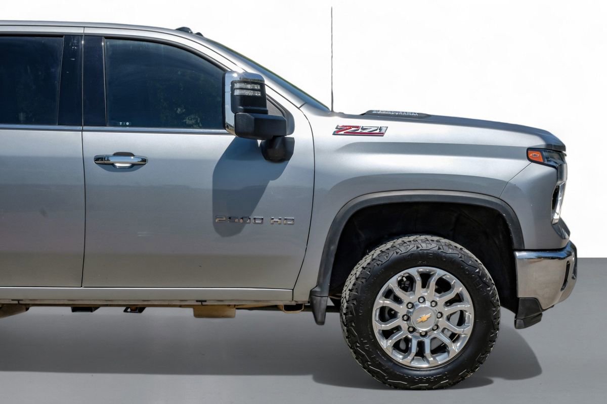 Used 2024 Chevrolet Silverado 2500 LTZ w/ LTZ Convenience Package image 7