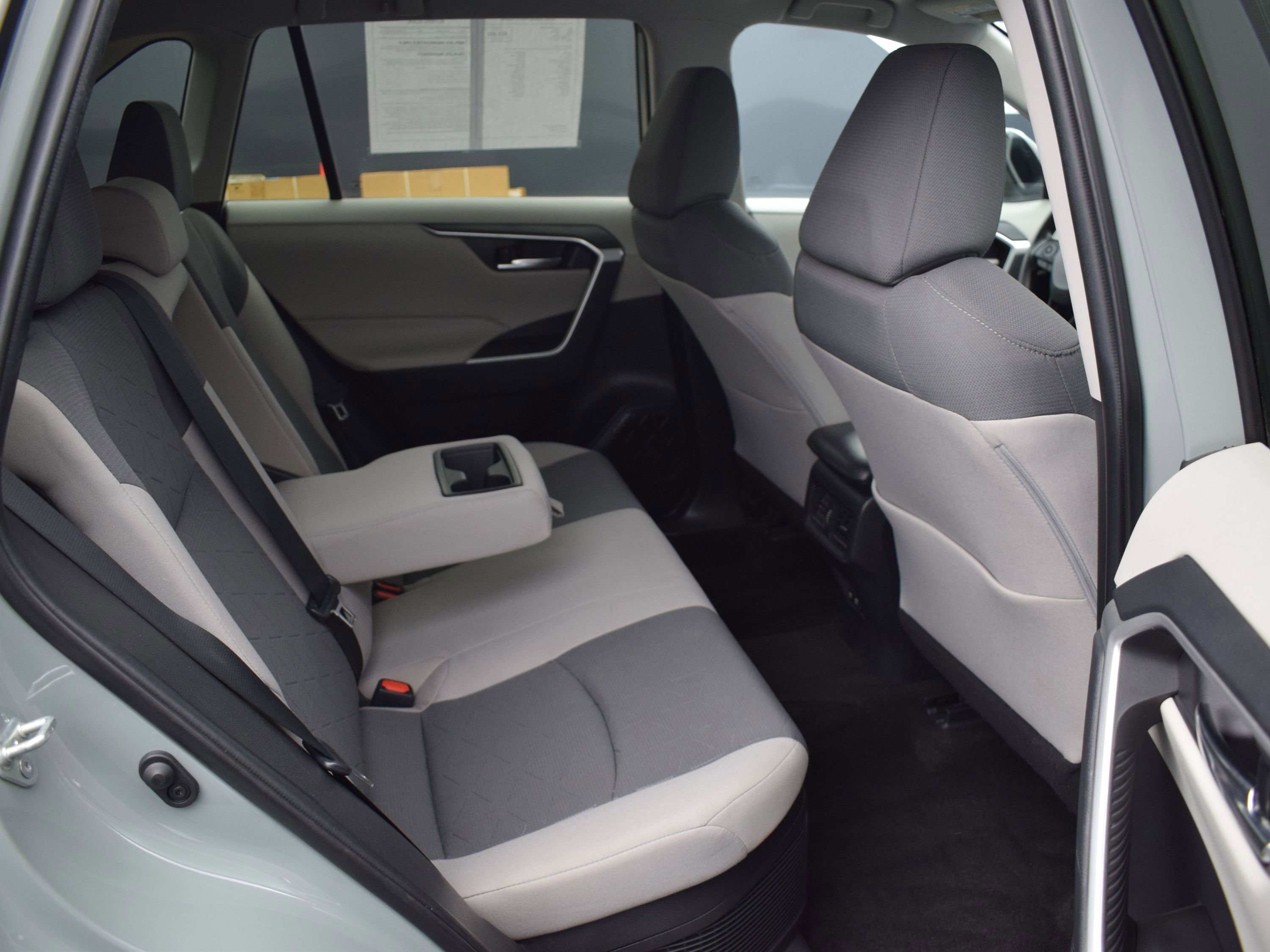 Used 2021 Toyota RAV4 XLE image 11