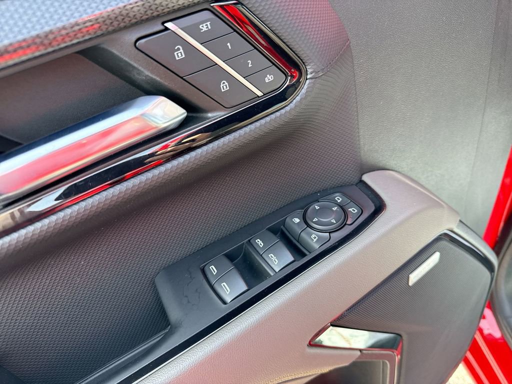 Used 2023 Chevrolet Silverado 1500 ZR2 w/ Technology Package image 13