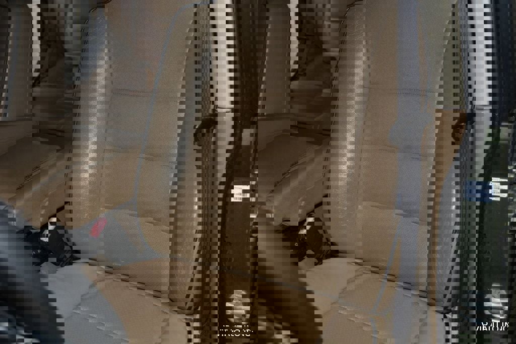 Used 2000 Land Rover Discovery image 15