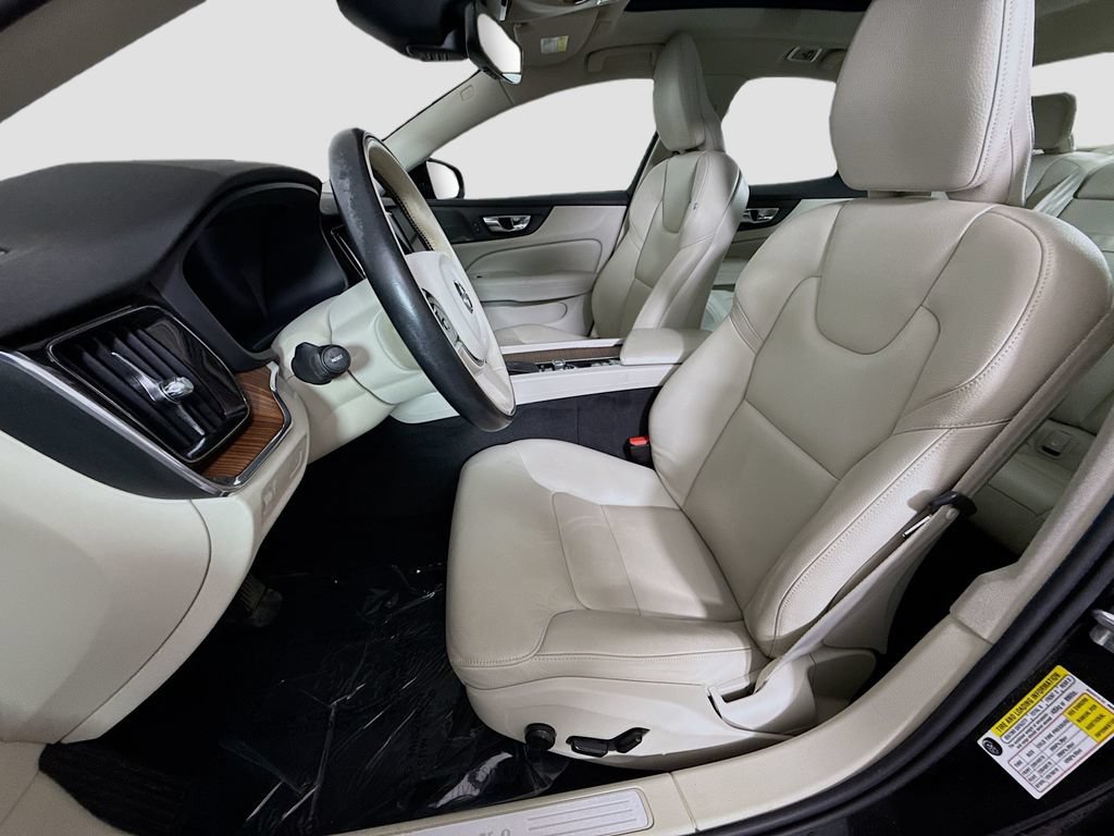 Used 2019 Volvo S60 T5 Momentum w/ Multimedia Package FWD image 21