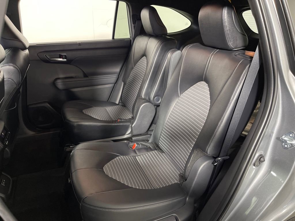 New 2026 Toyota Highlander XSE image 13
