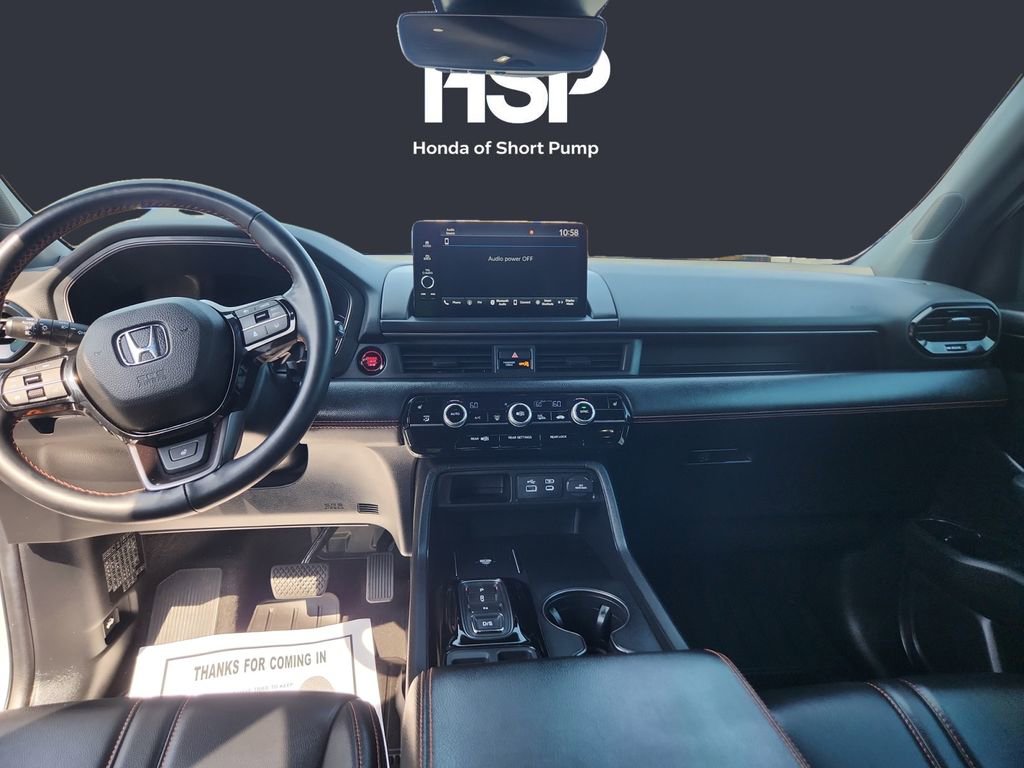 Used 2025 Honda Pilot TrailSport image 10